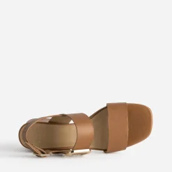 Sandale à talon camel cuir boucle fantaisie