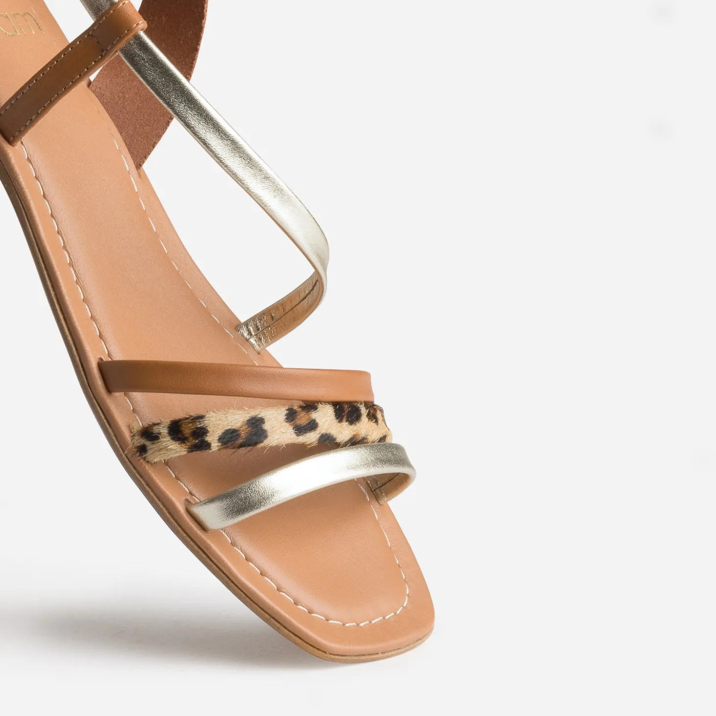 Sandale cognac, doré, motif léopard cuir