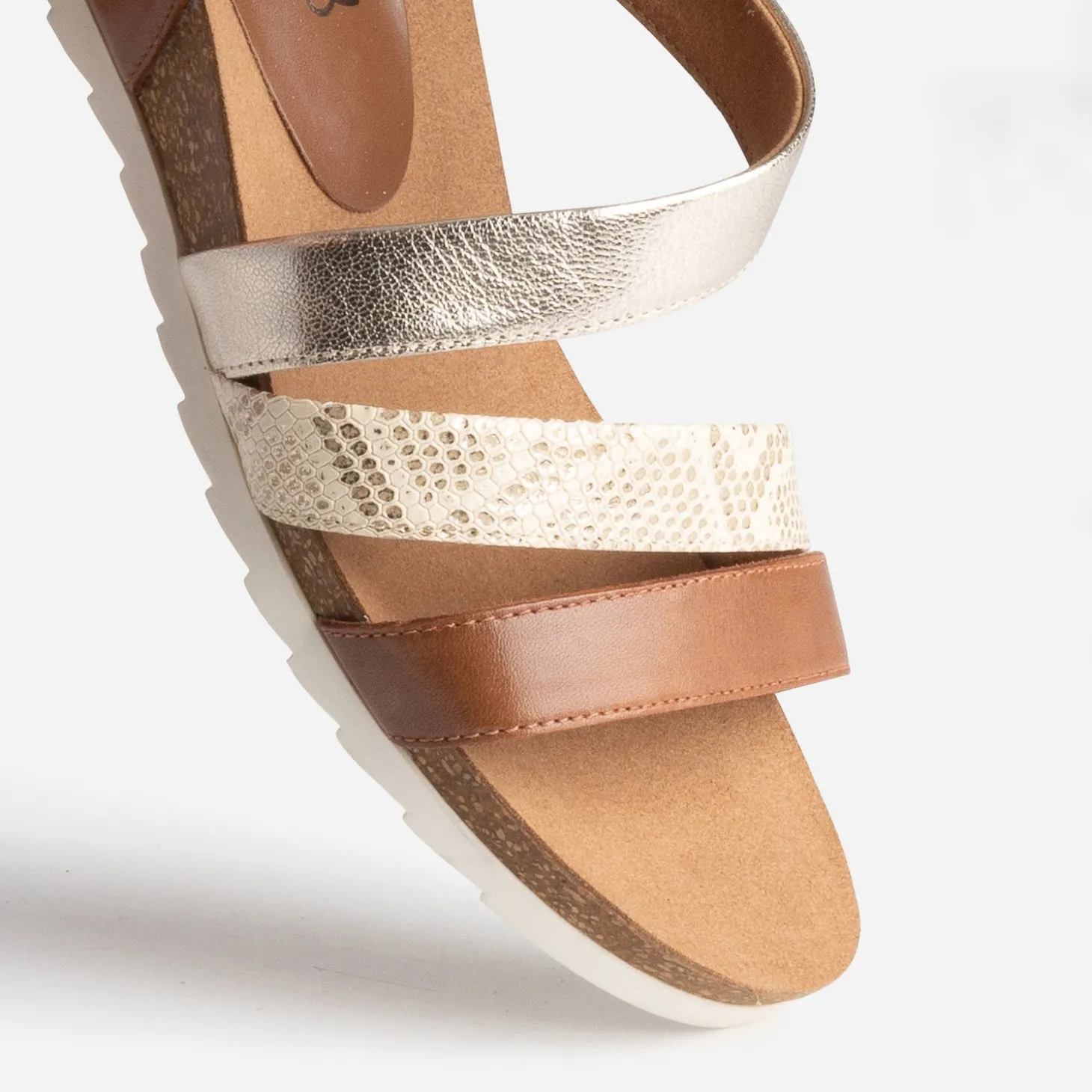 Sandale compensée CAPRICE camel et doré en cuir