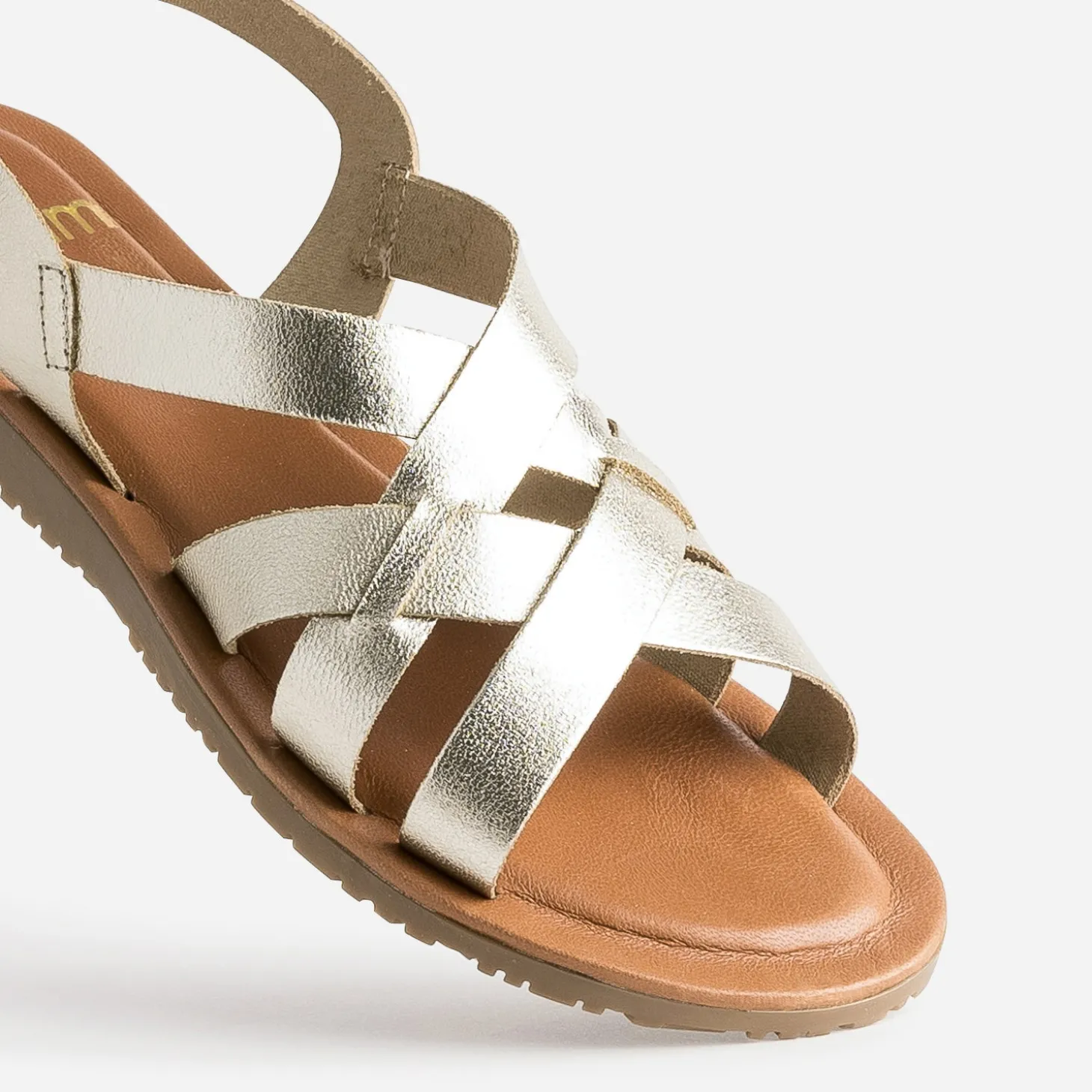 Sandale dorée en cuir à brides croisées