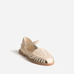 Sandale fermée écrue cuir tressé