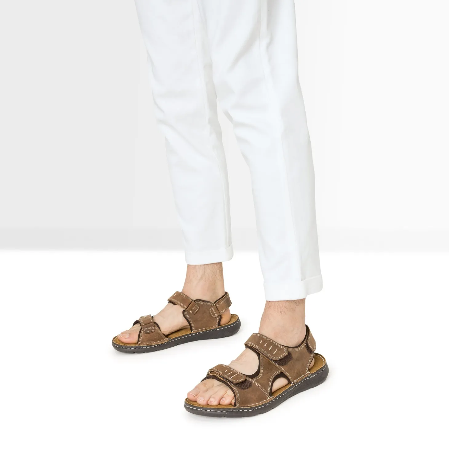 Sandale marron en cuir éco-conçu
