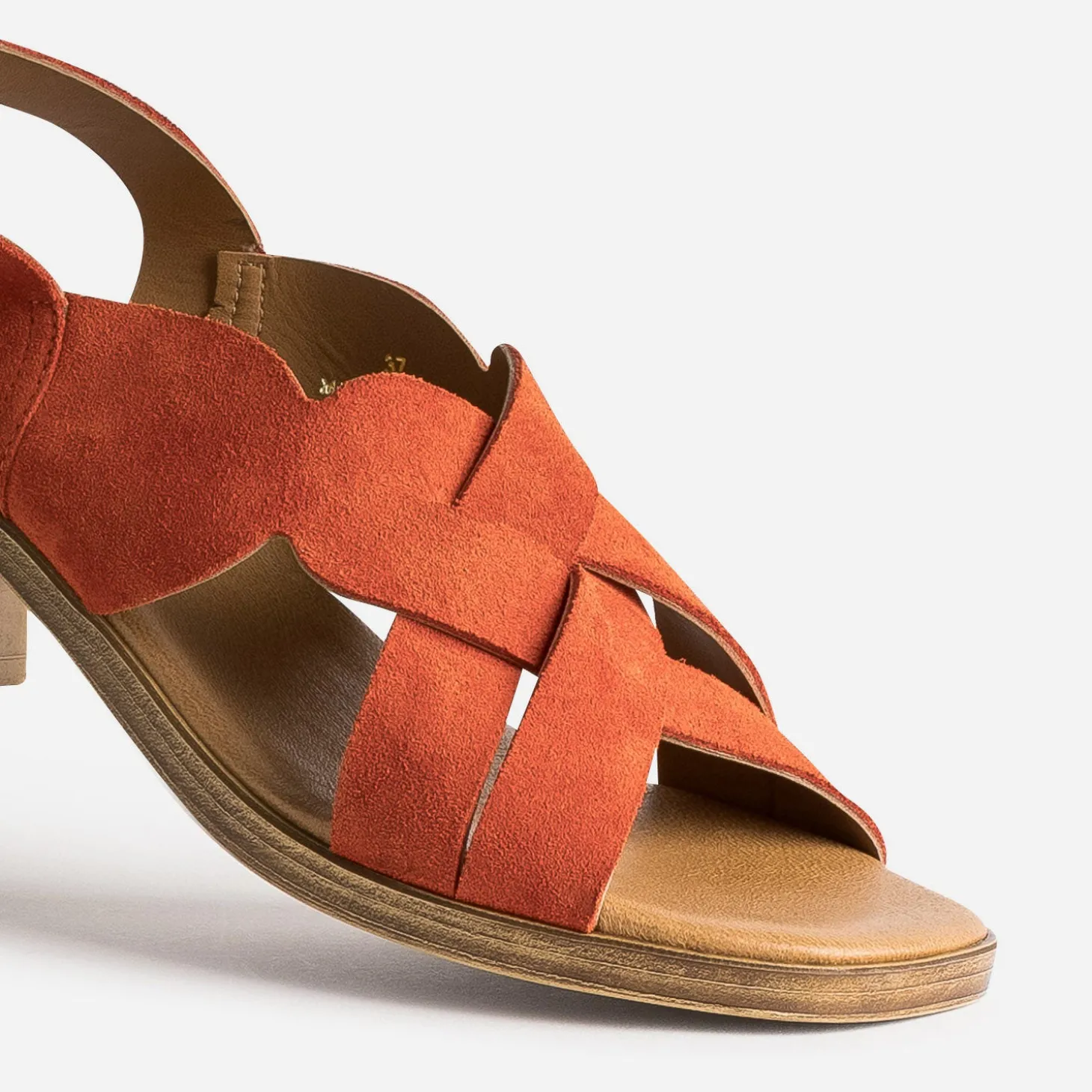 Sandale orange en cuir velours