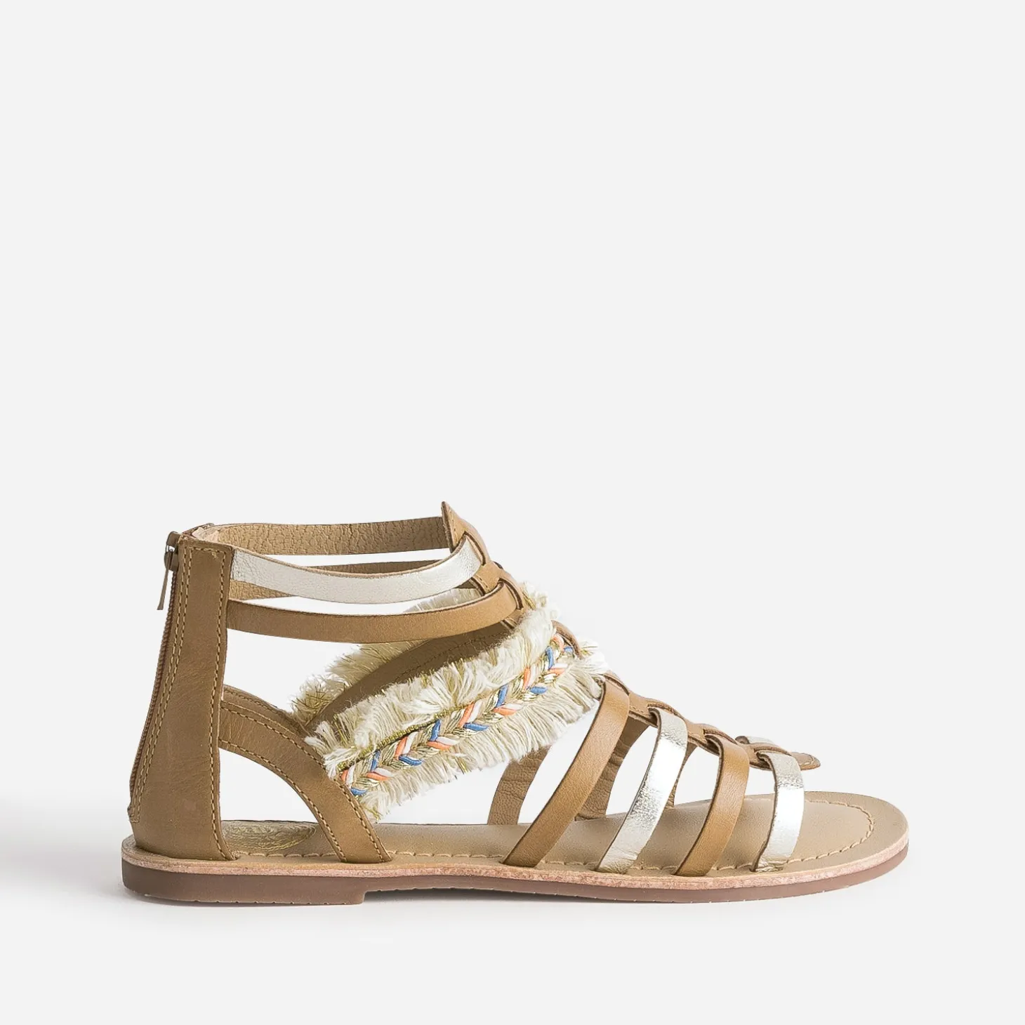 Sandale spartiate camel et doré en cuir avec galon frangé