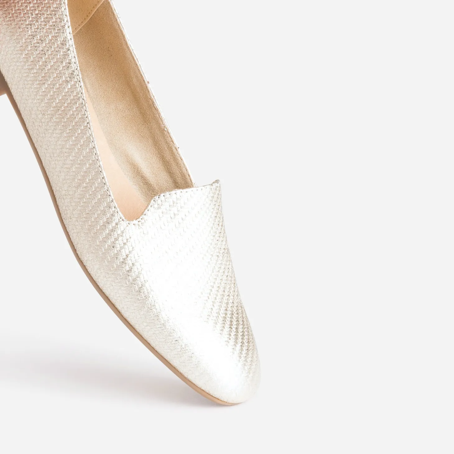 Slipper doré effet tressage