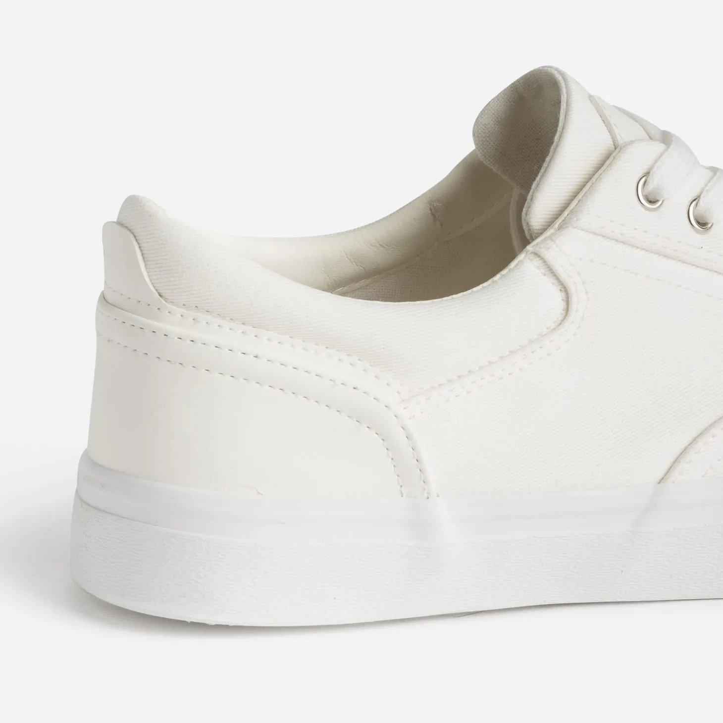 Tennis blanche en toile
