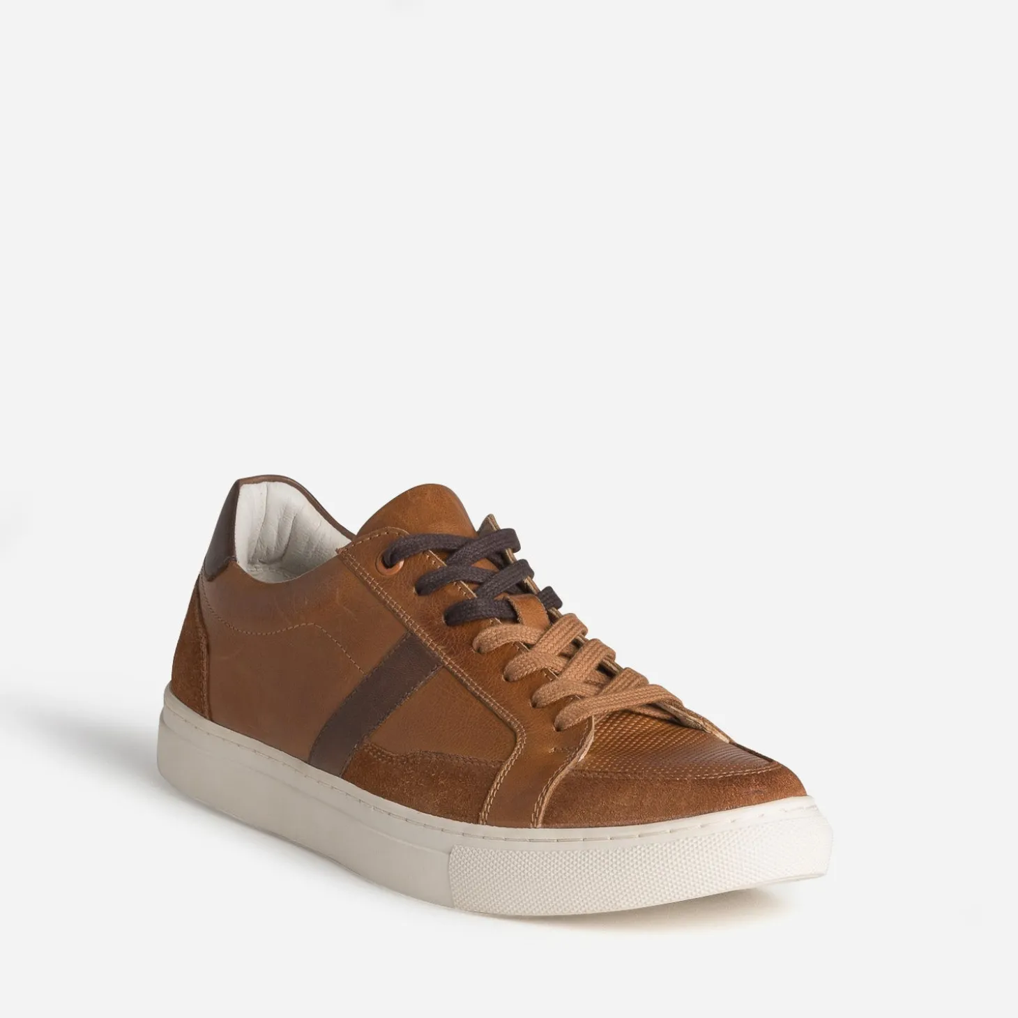 Tennis cognac cuir avec découpes