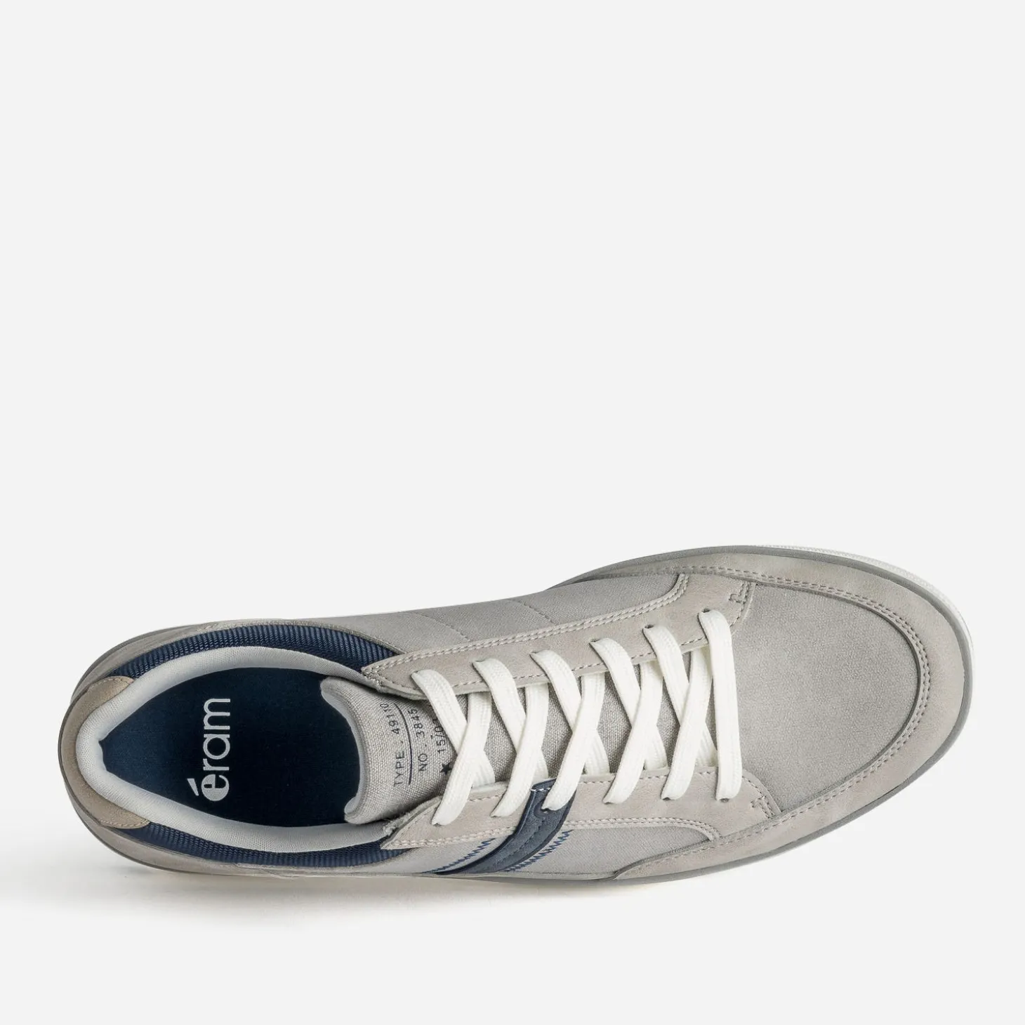 Tennis grise et bleu marine