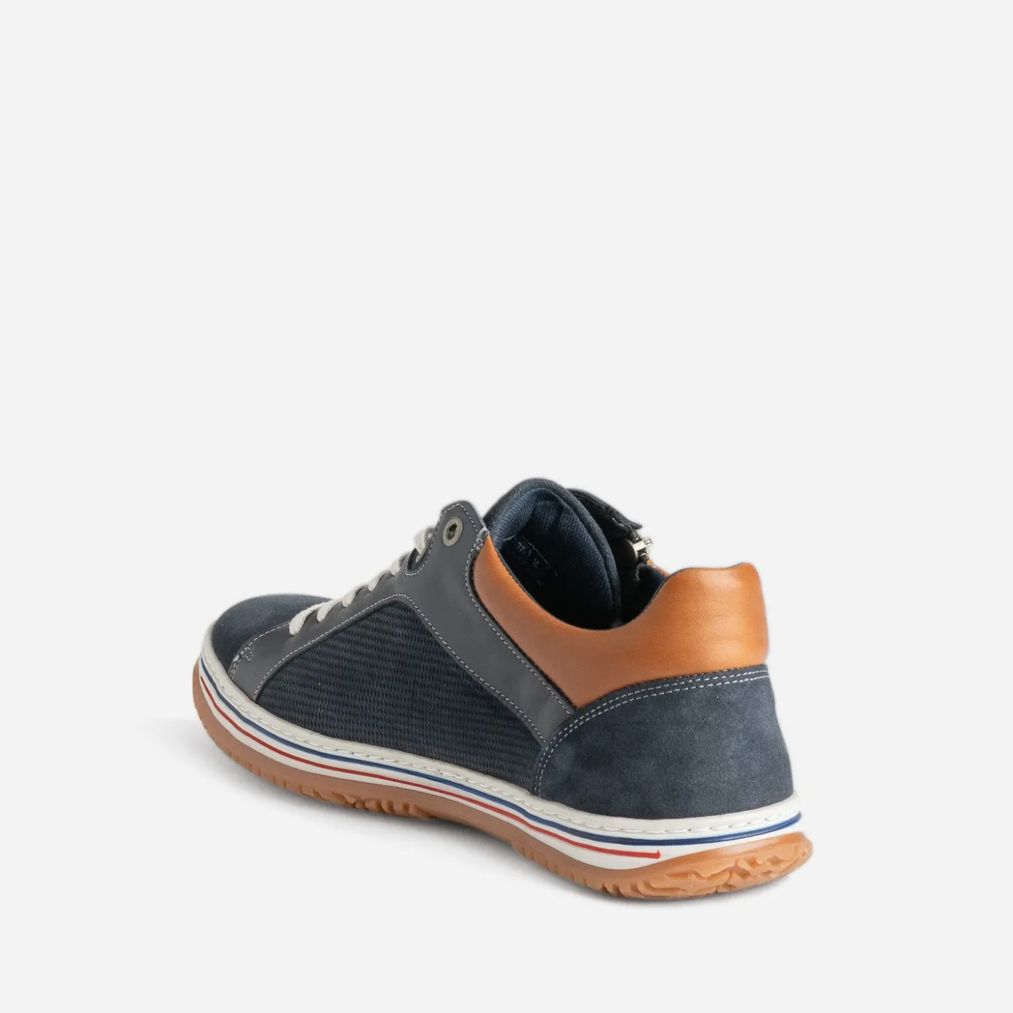 Tennis marine cuir éco-conçu