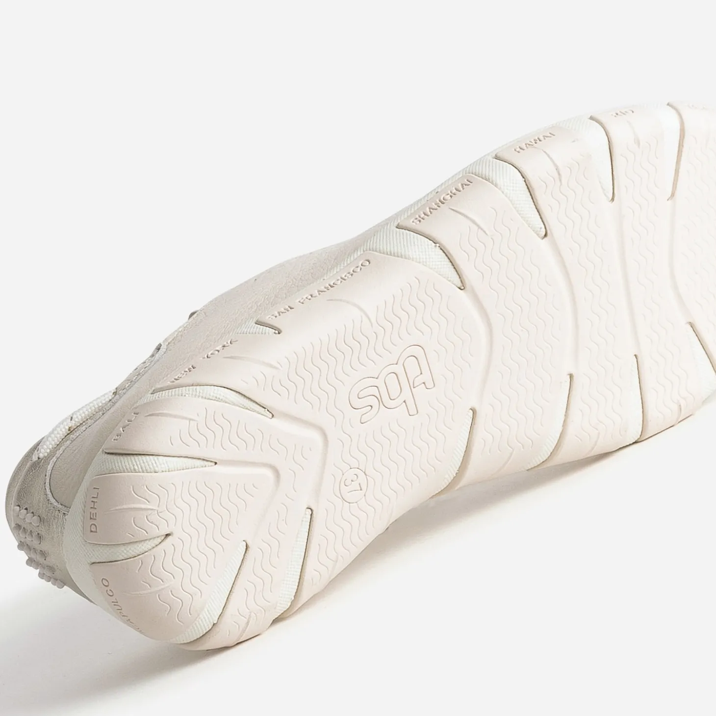 Tennis TBS beige en cuir à semelle bicolore