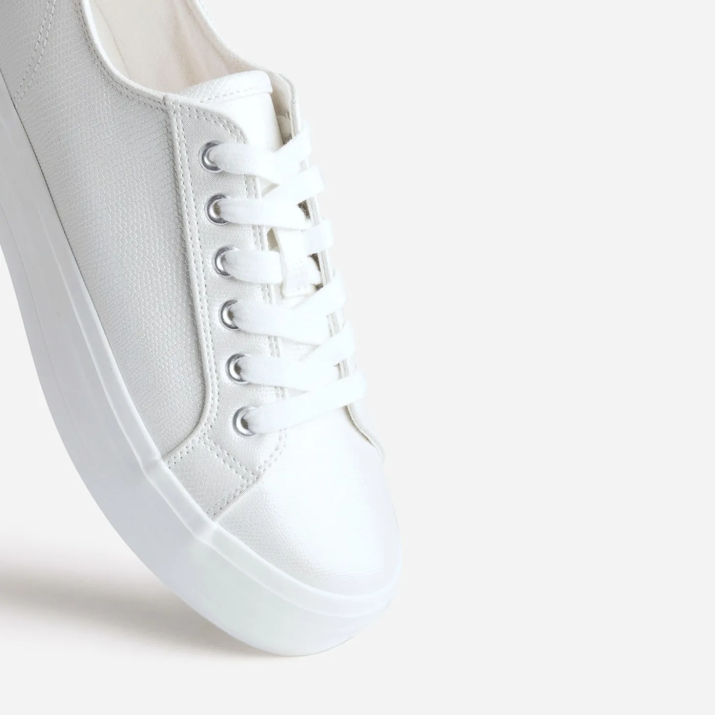 Tennis TEXTO blanc irisé embossée effet python