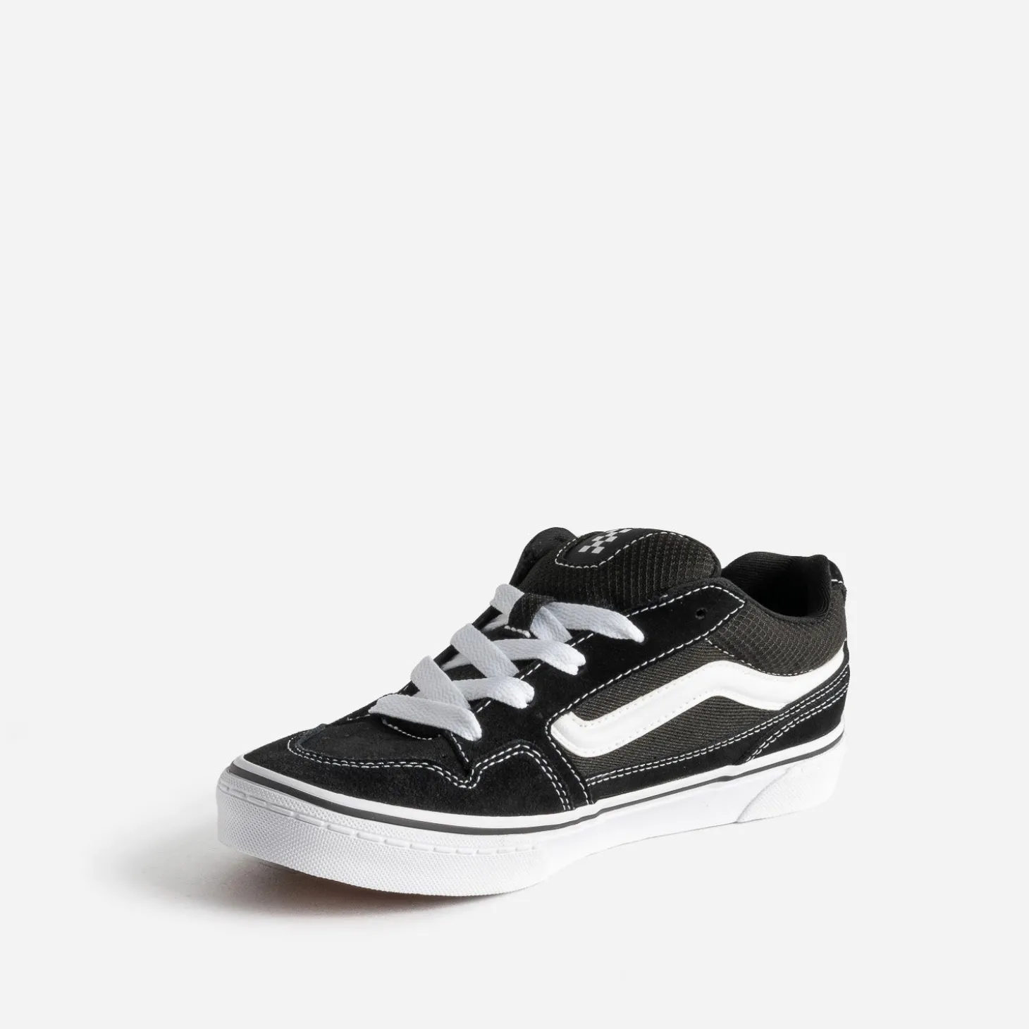 Tennis VANS noire détails mesh