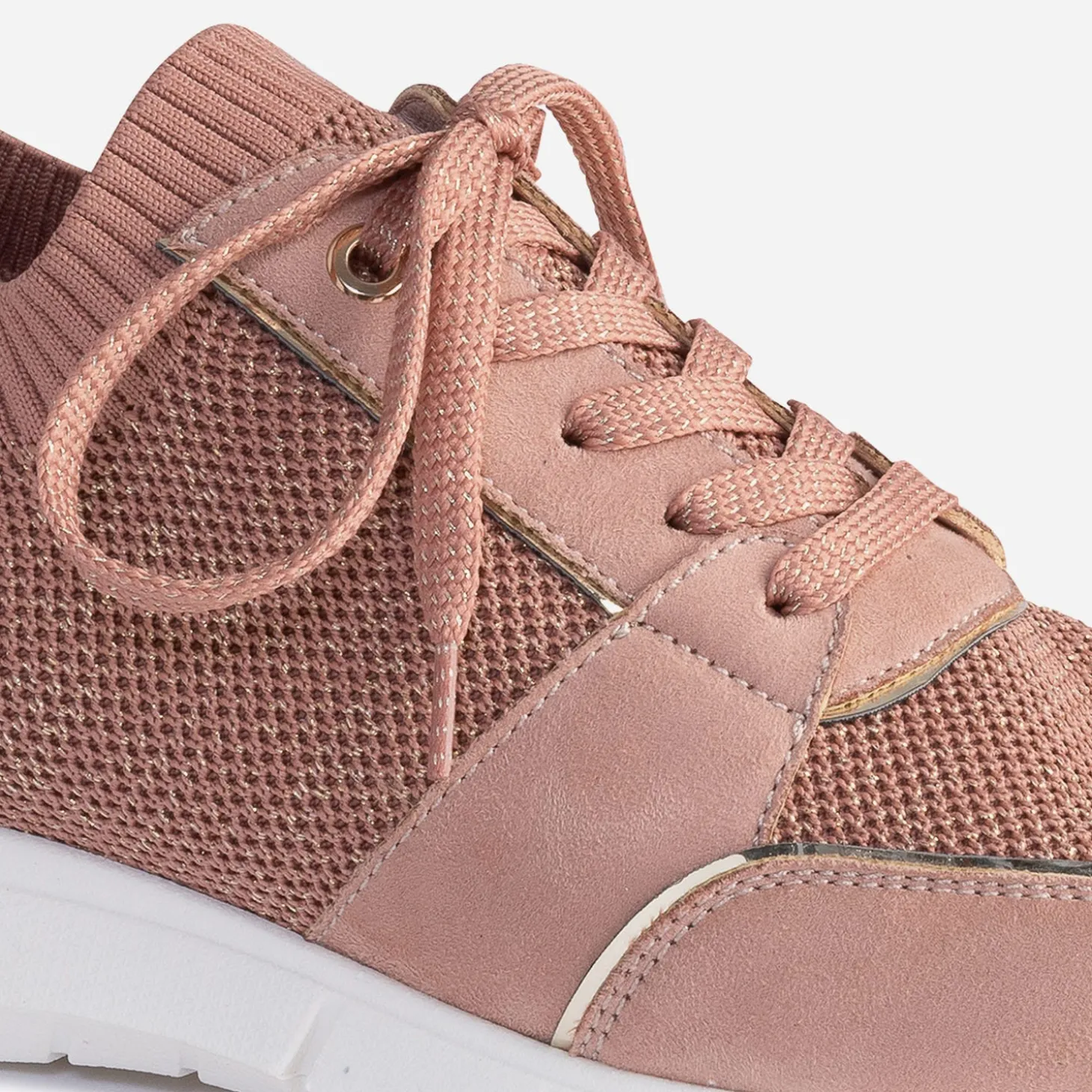 Tennis vieux rose tricotée